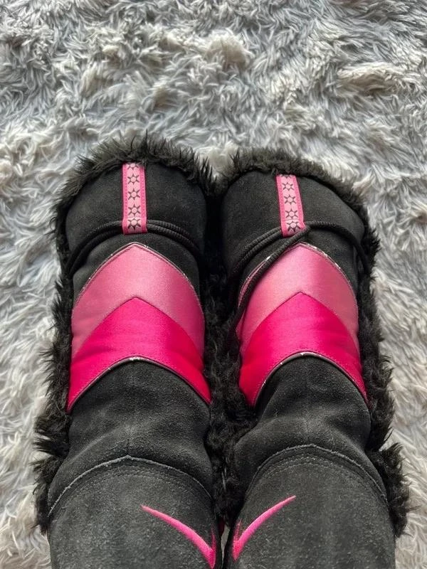 Botas de ante vintage Nike 2005 para mujer, negras con detalles en rosa, con pompones y cremallera lateral, talla 41EU – photo 12